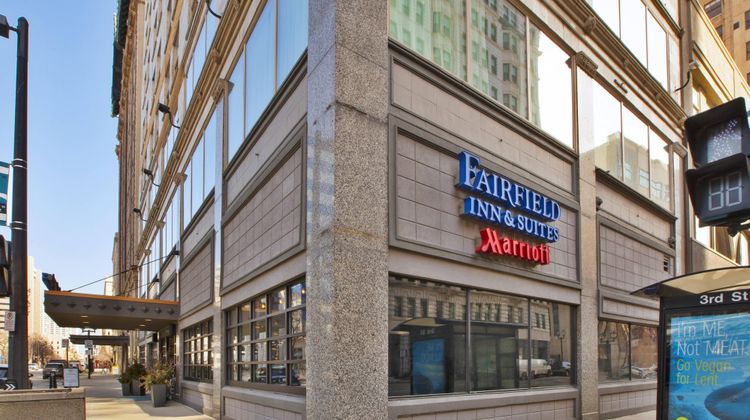 Fairfield Inn & Stes Milwaukee Downtown Exterior