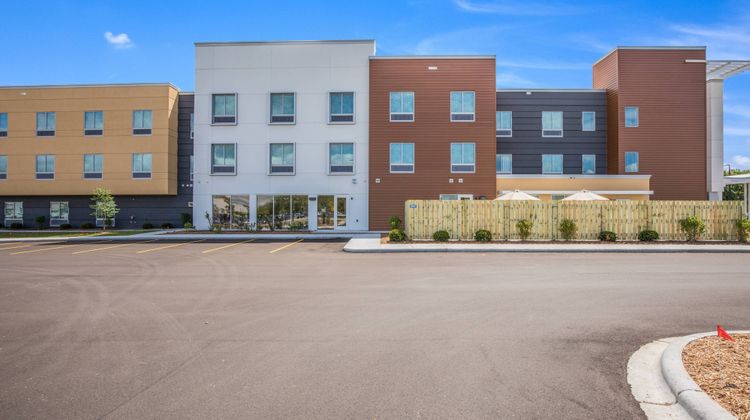 Fairfield by Marriott Inn & Suites Exterior