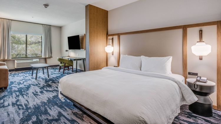 Fairfield by Marriott Inn & Suites Suite