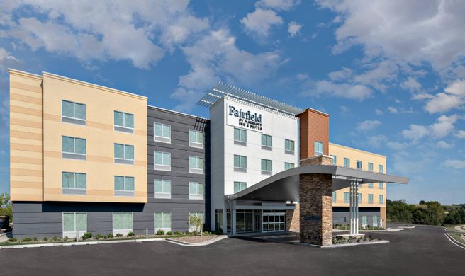 Fairfield Inn & Suites Lake Geneva Exterior