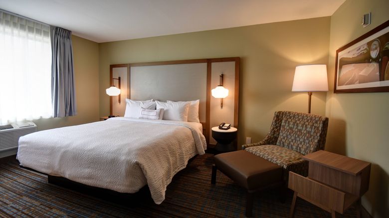 <b>Fairfield Inn & Suites Milwaukee North Room</b>. Images powered by <a href="https://www.leonardoworldwide.com/" title="Leonardo Worldwide" target="_blank">Leonardo</a>.