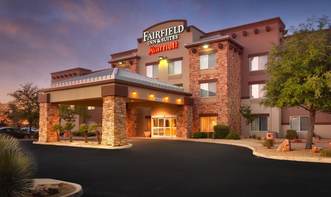 Fairfield Inn & Suites Exterior