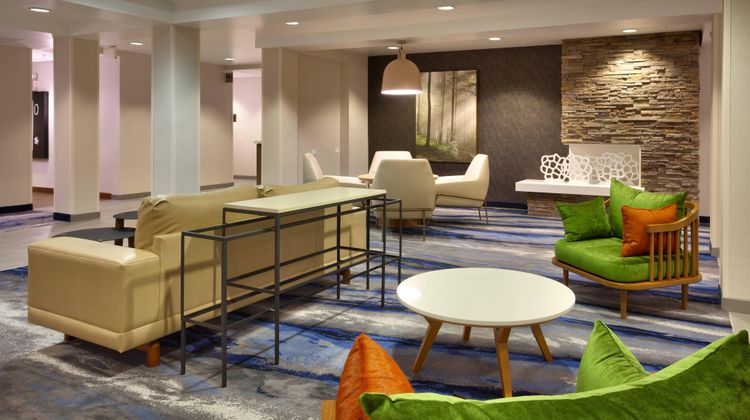 Fairfield Inn & Suites Exterior