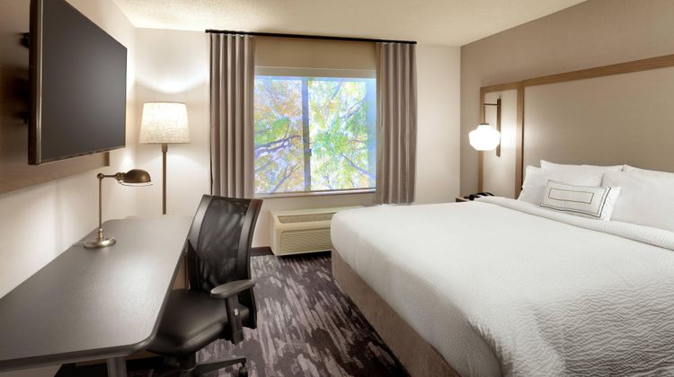 Fairfield Inn & Suites Room