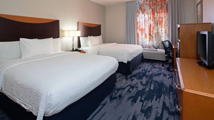 Fairfield Inn & Suites Seattle Bremerton Room