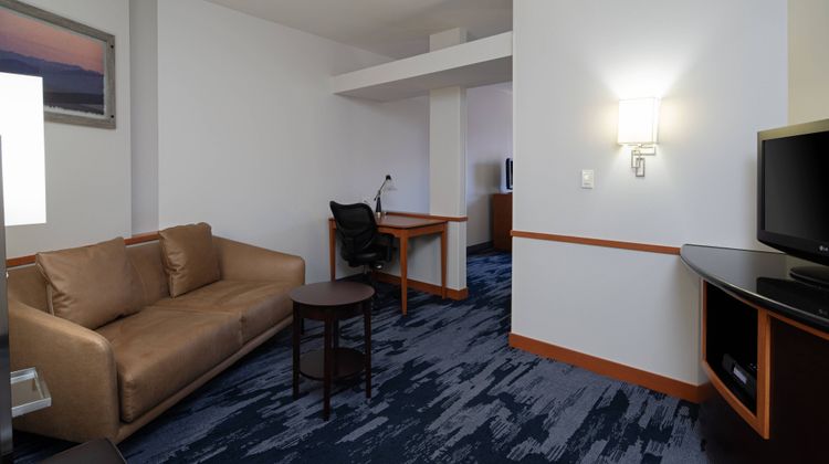 Fairfield Inn & Suites Seattle Bremerton Suite