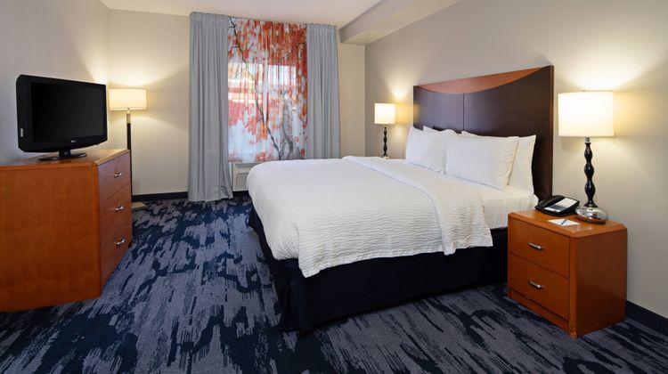 Fairfield Inn & Suites Seattle Bremerton Suite