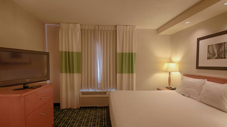 Fairfield Inn & Suites Suite