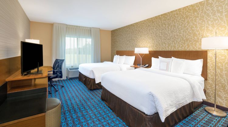 Fairfield Inn & Suites Bloomsburg Room