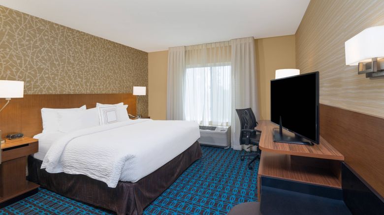 <b>Fairfield Inn & Suites Bloomsburg Room</b>. Images powered by <a href="https://www.leonardoworldwide.com/" title="Leonardo Worldwide" target="_blank">Leonardo</a>.