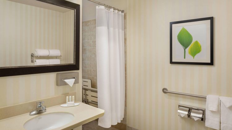 Fairfield Inn & Suites Napa Room