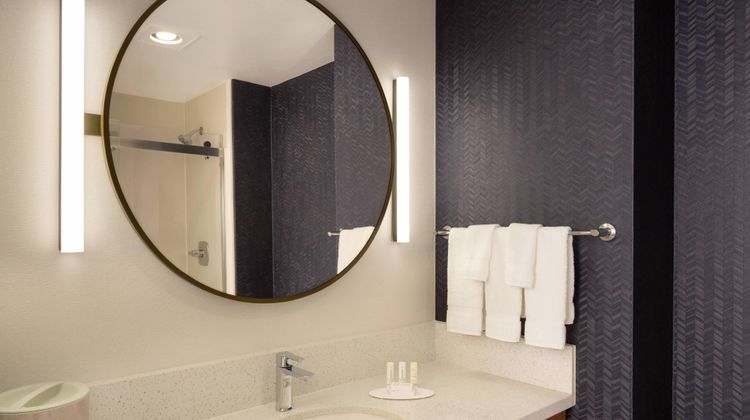 Fairfield Inn & Suites Napa Room
