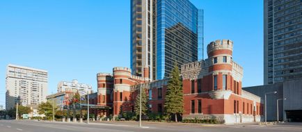 Delta by Marriott London Armouries Exterior