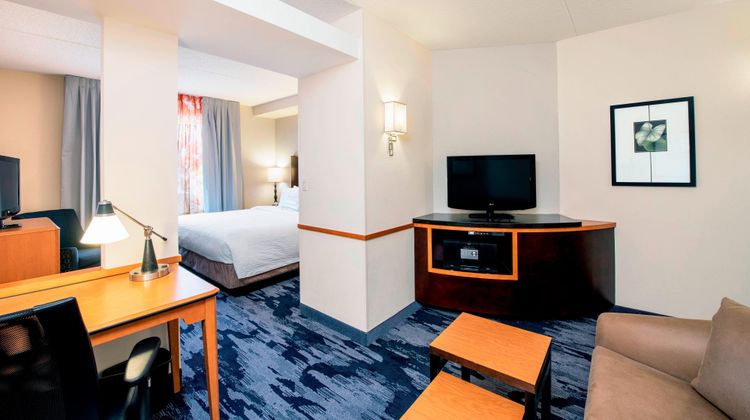 Fairfield Inn & Suites Winnipeg Suite