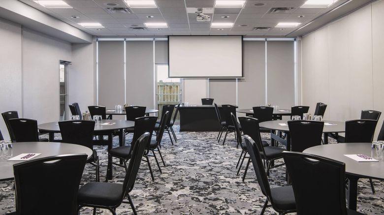 <b>Fairfield Inn & Suites Winnipeg Meeting</b>. Images powered by <a href="https://www.leonardoworldwide.com/" title="Leonardo Worldwide" target="_blank">Leonardo</a>.