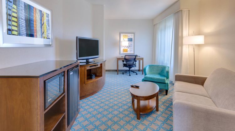 Fairfield Inn & Suites San Francisco Apt Room