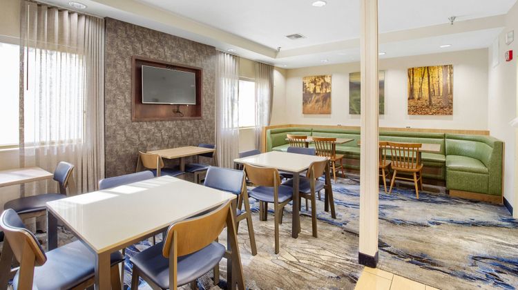 Fairfield Inn & Suites Mobile Restaurant