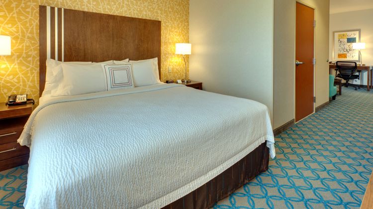 Fairfield Inn & Suites San Francisco Apt Room