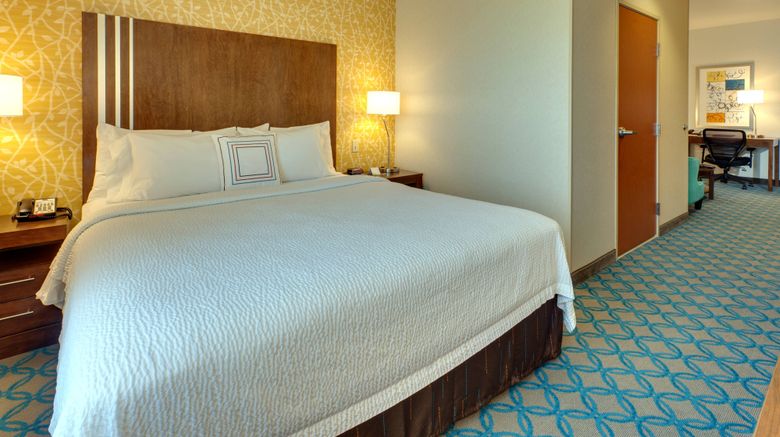 <b>Fairfield Inn & Suites San Francisco Apt Room</b>. Images powered by <a href="https://www.leonardoworldwide.com/" title="Leonardo Worldwide" target="_blank">Leonardo</a>.