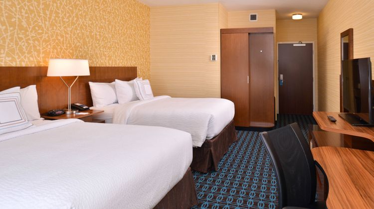 Fairfield Inn & Suites Farmington Room
