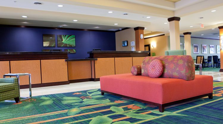 Fairfield Inn & Suites Flint Fenton Lobby