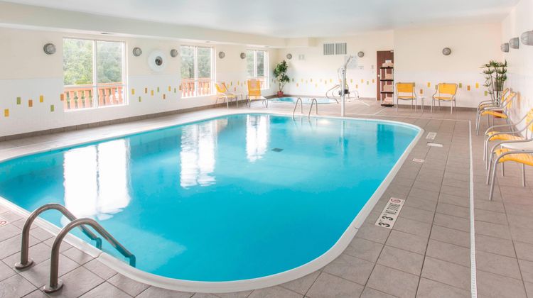 Fairfield Inn by Marriott Pool