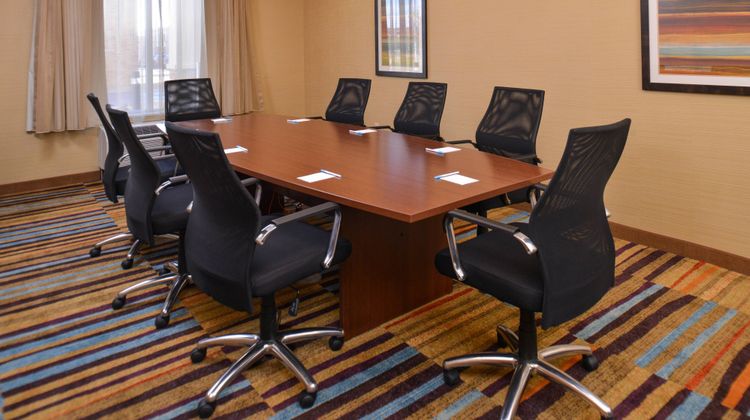 Fairfield Inn & Suites Farmington Meeting