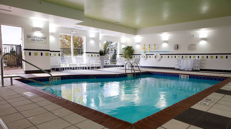 Fairfield Inn & Suites Flint Fenton Pool