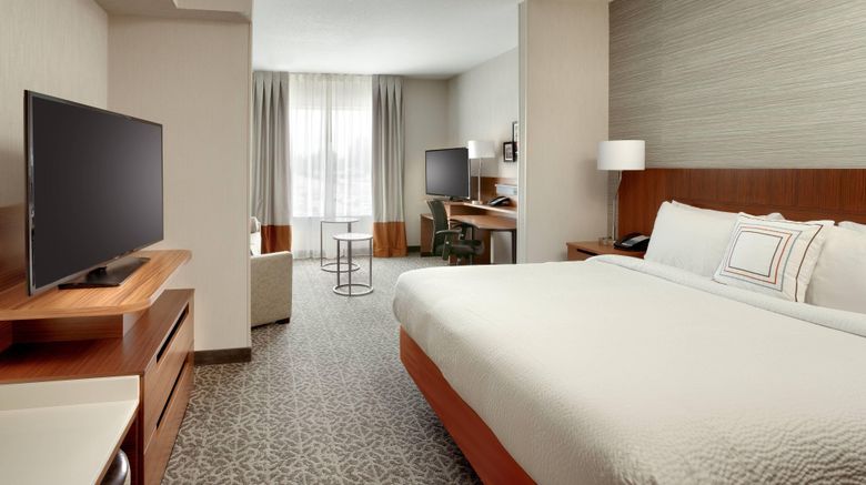 <b>Fairfield Inn & Suites Springfield North Suite</b>. Images powered by <a href="https://www.leonardoworldwide.com/" title="Leonardo Worldwide" target="_blank">Leonardo</a>.