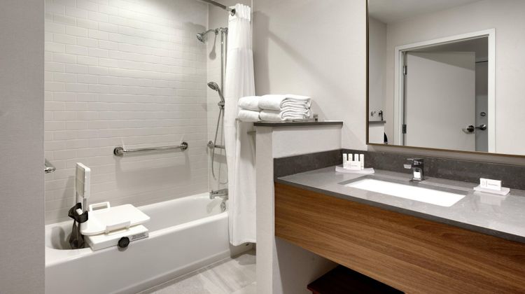 Fairfield Inn & Suites Fort Smith Room