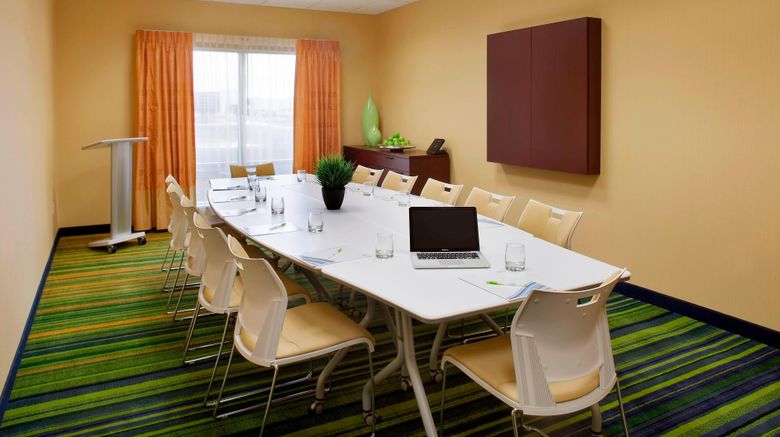 <b>Fairfield Inn/Suites Toronto Mississauga Meeting</b>. Images powered by <a href="https://www.leonardoworldwide.com/" title="Leonardo Worldwide" target="_blank">Leonardo</a>.
