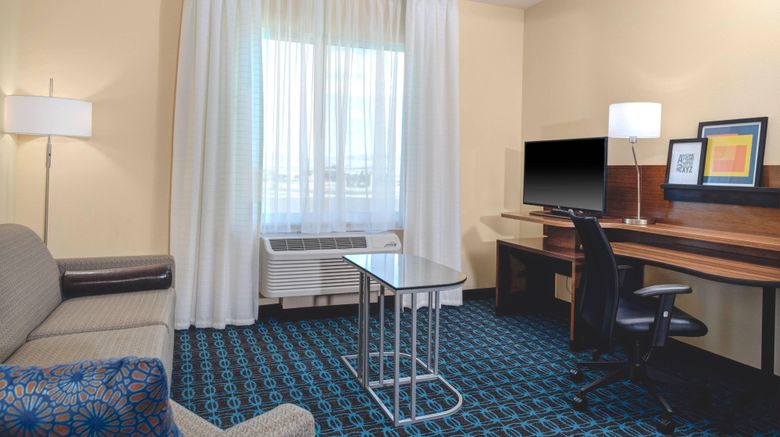 <b>Fairfield Inn & Suites Hollister Room</b>. Images powered by <a href="https://www.leonardoworldwide.com/" title="Leonardo Worldwide" target="_blank">Leonardo</a>.