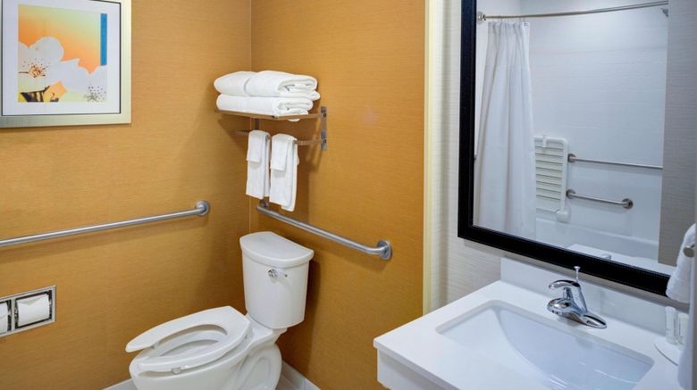<b>Fairfield Inn & Suites Hollister Room</b>. Images powered by <a href="https://www.leonardoworldwide.com/" title="Leonardo Worldwide" target="_blank">Leonardo</a>.
