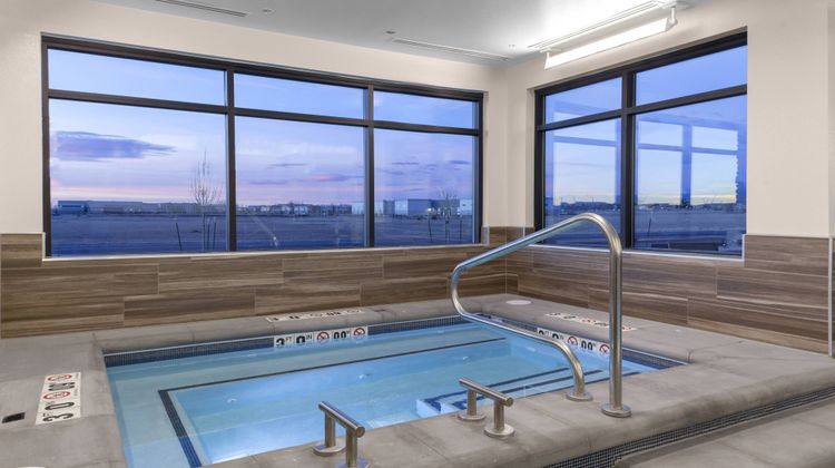 Fairfield Inn & Suites by Marriott South Pool