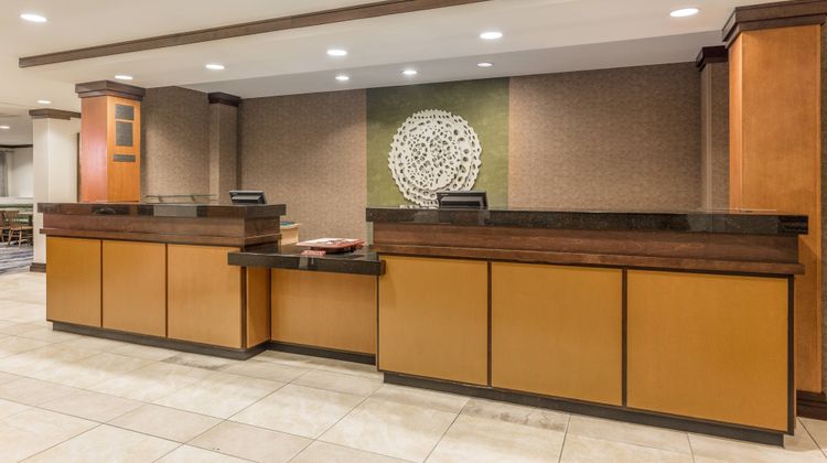Fairfield Inn & Suites-Madison East Lobby