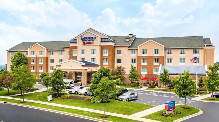 Fairfield Inn & Suites-Madison East Exterior