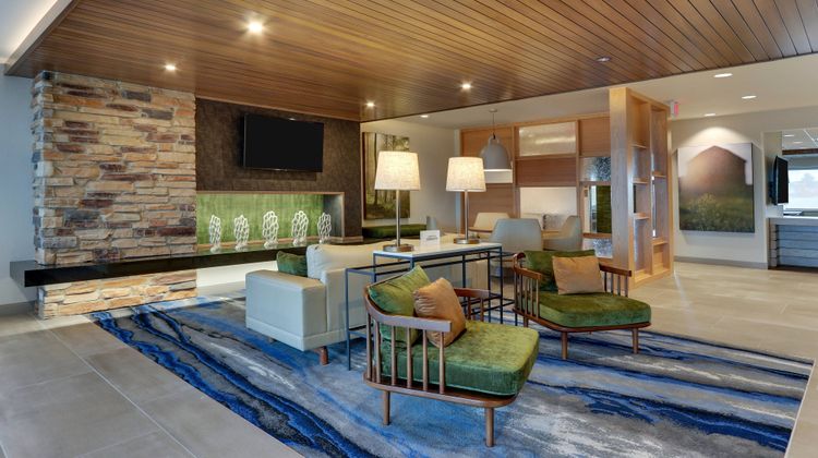 Fairfield Inn & Suites Warsaw Lobby