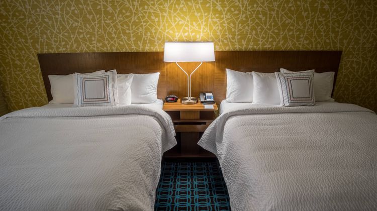 Fairfield Inn & Suites Wisconsin Dells Room