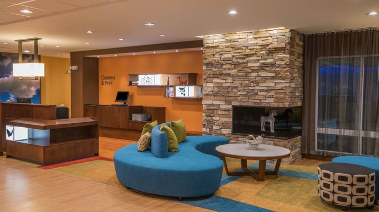 Fairfield Inn & Suites Fort Wayne SW Lobby