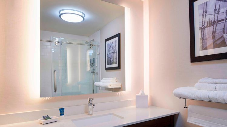 Four Points by Sheraton Detroit Novi Room