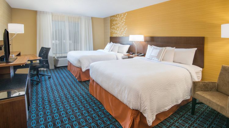 Fairfield Inn & Suites Fort Wayne SW Room