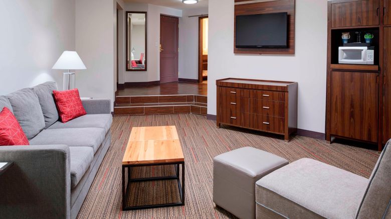 <b>Four Points by Sheraton Detroit Novi Suite</b>. Images powered by <a href="https://www.leonardoworldwide.com/" title="Leonardo Worldwide" target="_blank">Leonardo</a>.
