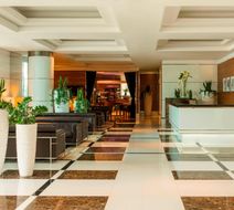 Four Points by Sheraton Downtown Dubai Lobby