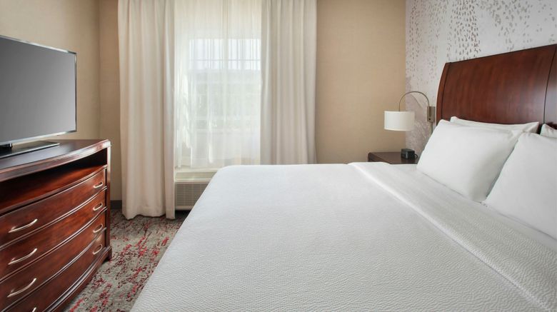 <b>Fairfield Inn & Suites Lenox Room</b>. Images powered by <a href="https://www.leonardoworldwide.com/" title="Leonardo Worldwide" target="_blank">Leonardo</a>.