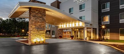 Fairfield Inn & Suites Queensbury Exterior