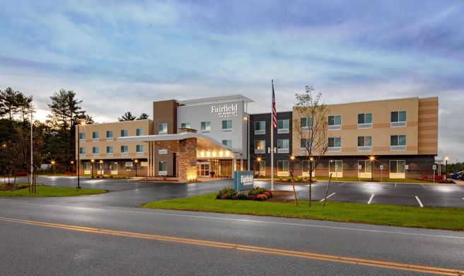 Fairfield Inn & Suites Queensbury Exterior