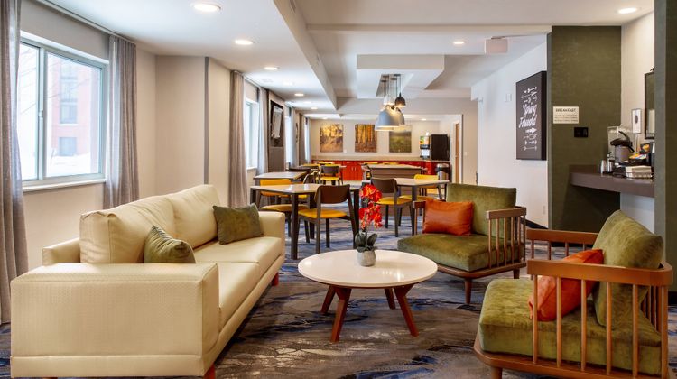 Fairfield Inn by Marriott Lobby