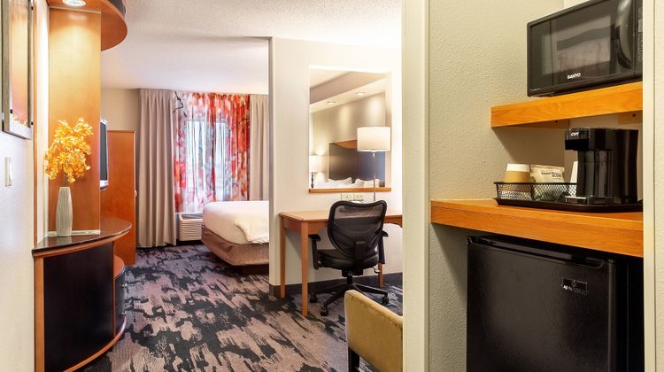 Fairfield Inn by Marriott Suite