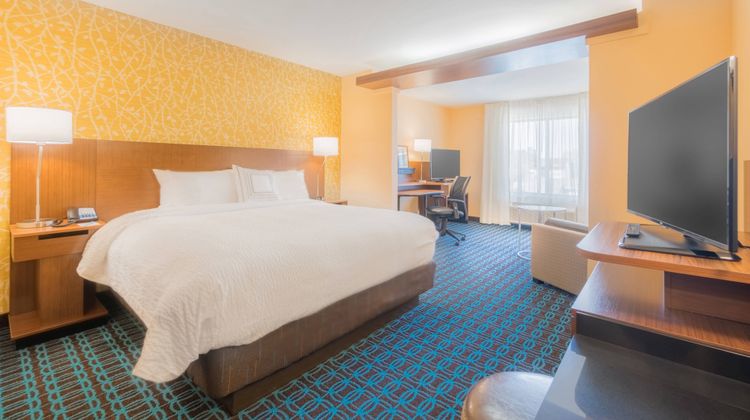 Fairfield Inn & Suites Gaylord Suite