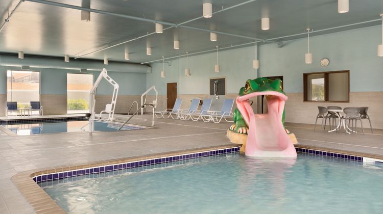 Four Points by Sheraton Fargo Medical Center Pool